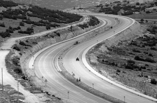 Bir Yolu Vardır Elbet