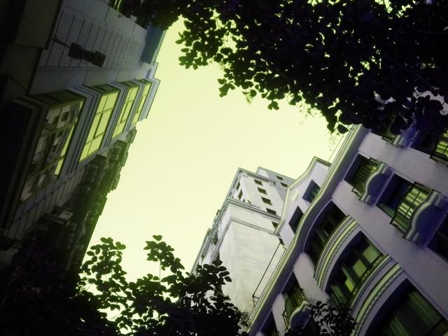 Renkli Güneşlere Doğru